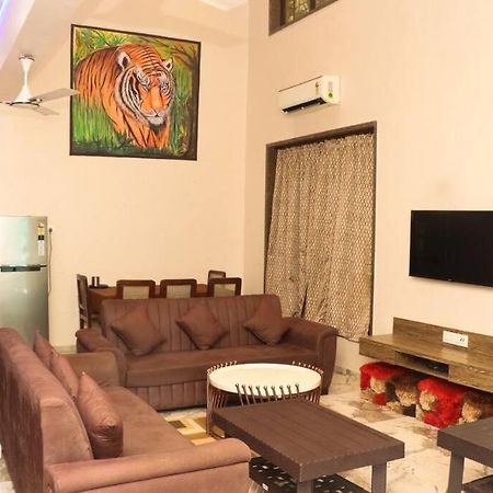 Gk Beach House 5Bhk Pvt Pool Villa Мумбай Екстериор снимка